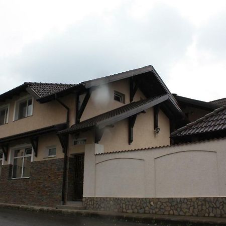 Hotel Casa Ianis à Braşov Extérieur photo